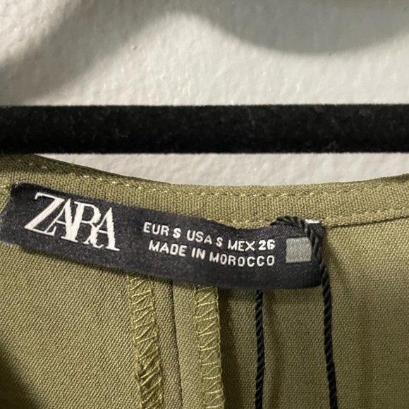 NWOT Zara V-neck Midi Side Ruched Dress in Green. Size Small - Picture 8 of 11